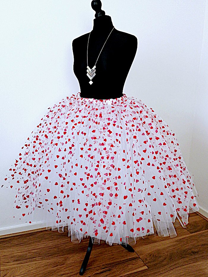 Wedding Red Heart Print Bridal Maxi Tulle Skirt Wedding Red Heart Print Bridal Maxi Tulle Skirt