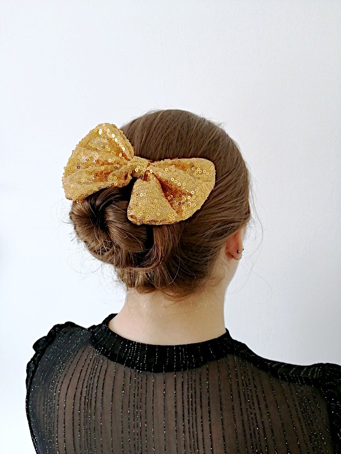 Sequin Bow Comb Sequin Bow Comb